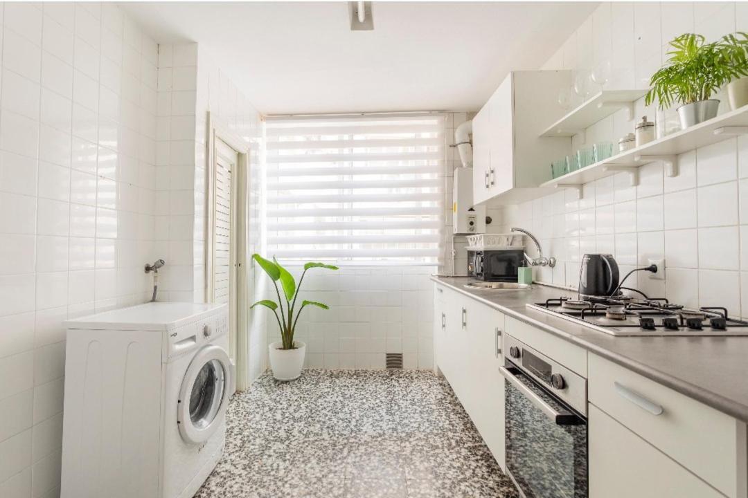 Holiday&Vacations Apartment On The Beach Valência Exterior foto
